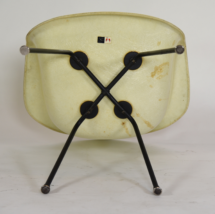 VintageEamesHermanMillerPaleYellowZenithRopeEdgeArmshellDiningChairDAX_08.jpg